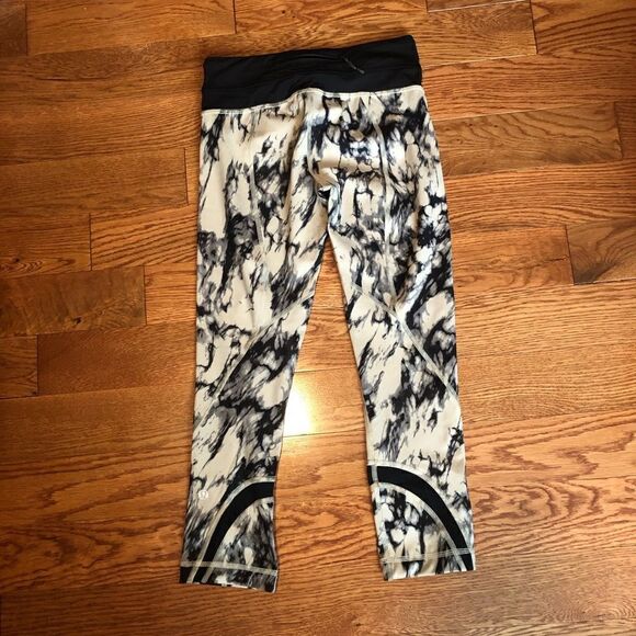 Lululemon crops - Picture 2 of 7